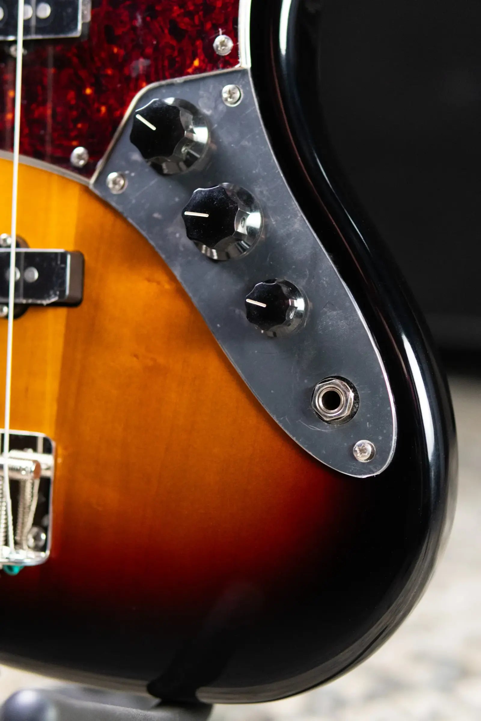 Squier Classic Vibe '60s Jazz Bass - 3-Color Sunburst