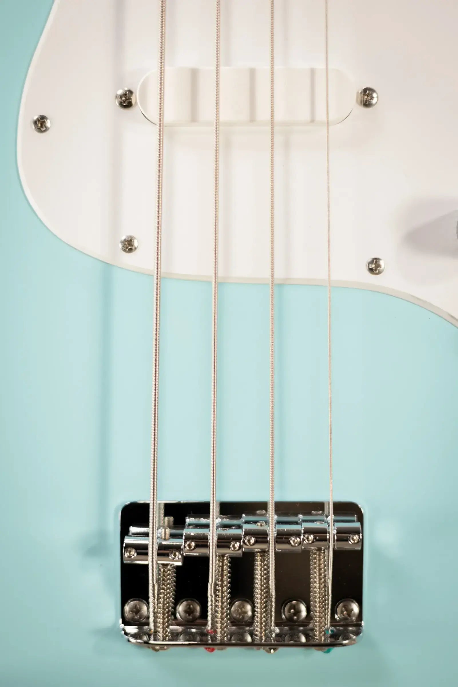 Squier Sonic Bronco Bass - Daphne Blue