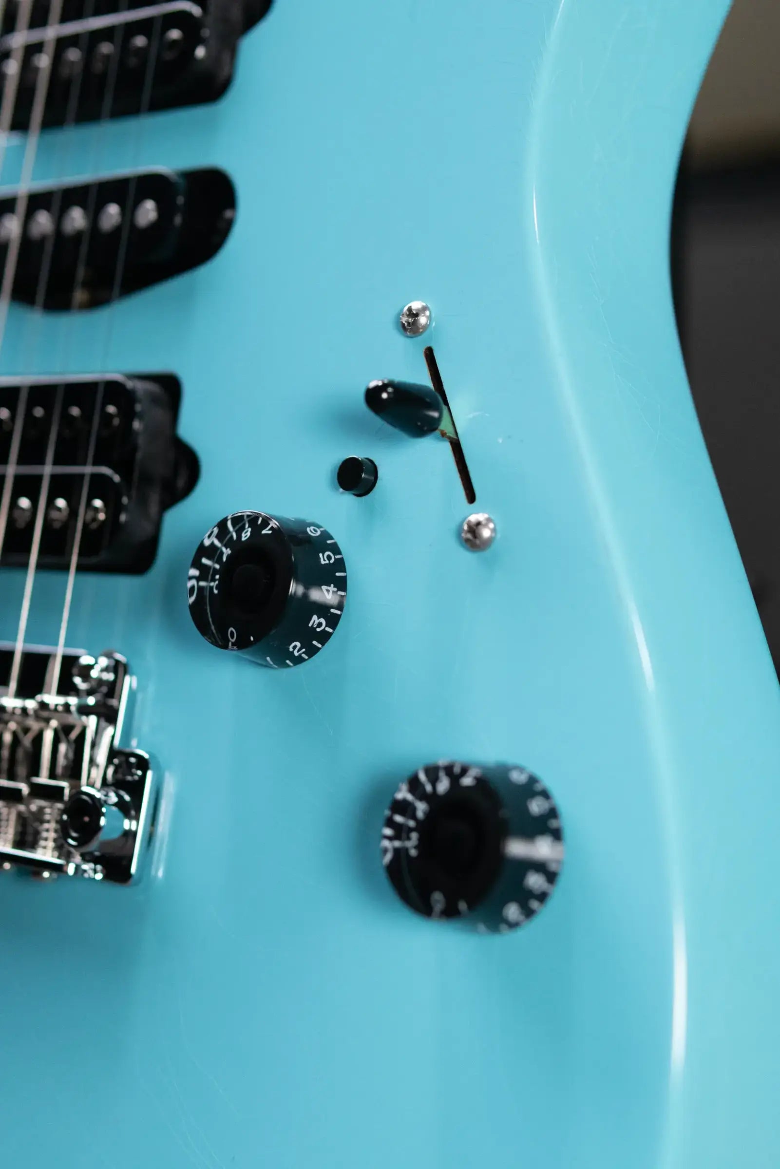 Suhr Modern Antique Limited Edition Electric Guitar - Daphne Blue with Hardshell Case