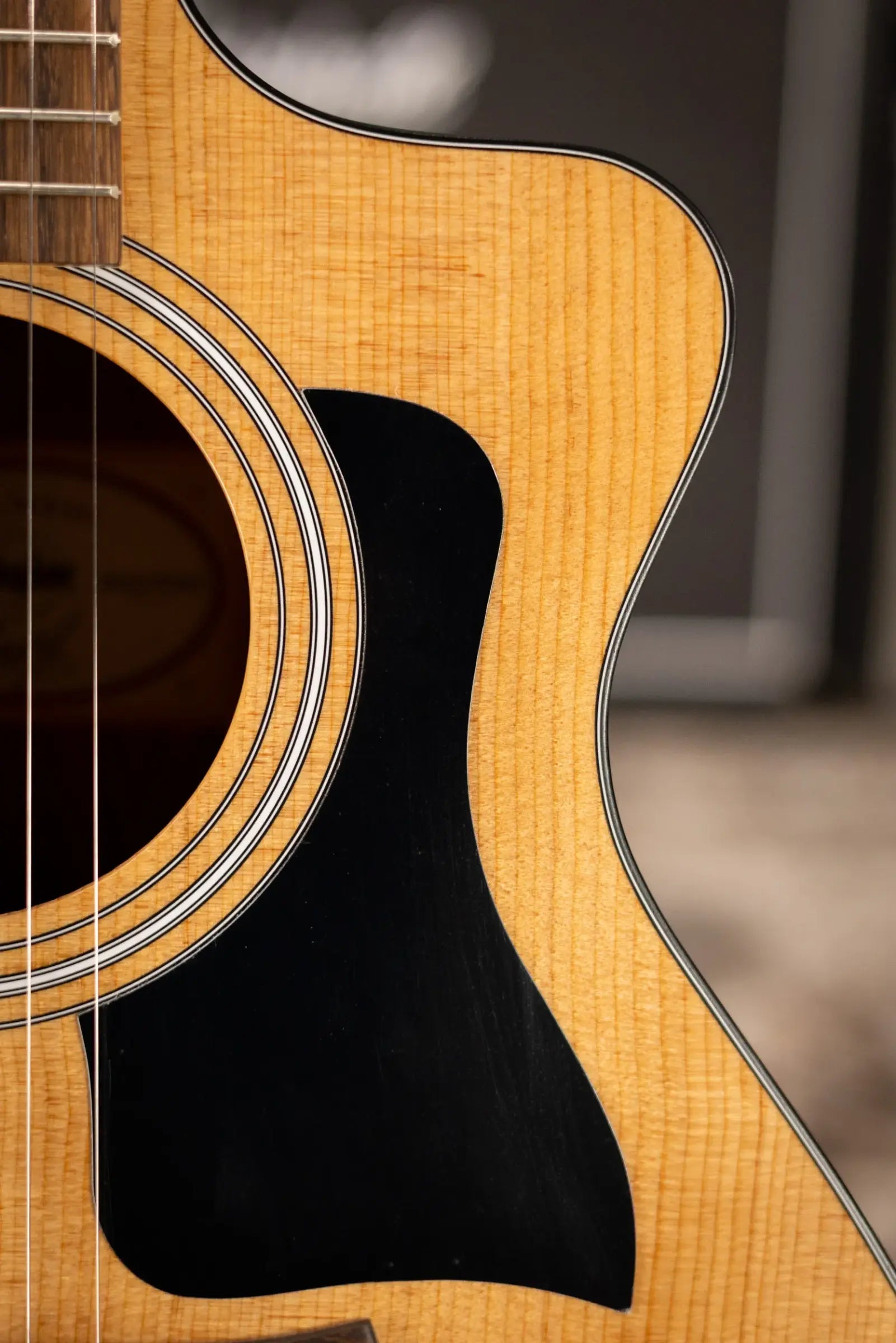 Taylor 112ce Grand Concert Acoustic/Electric Guitar with Gig Bag