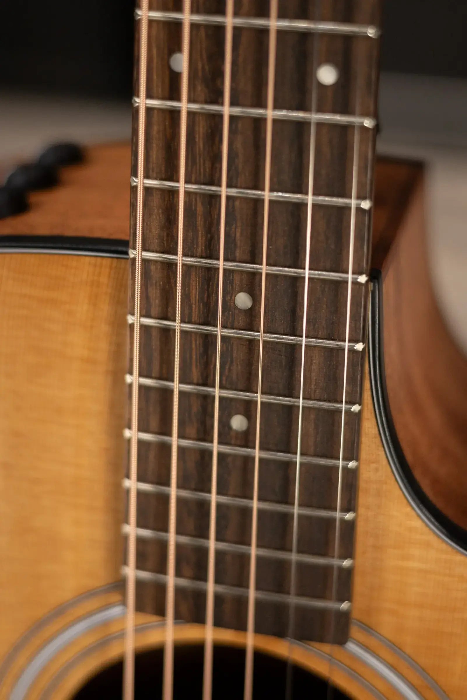 Taylor 112ce Grand Concert Acoustic/Electric Guitar with Gig Bag