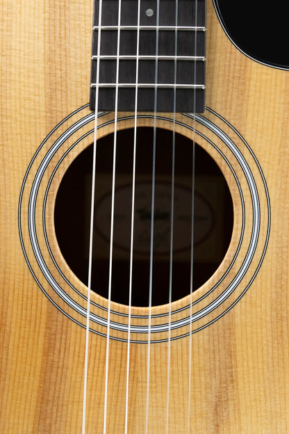 Taylor 112ce-N Nylon Grand Concert Acoustic/Electric Guitar with Gig Bag