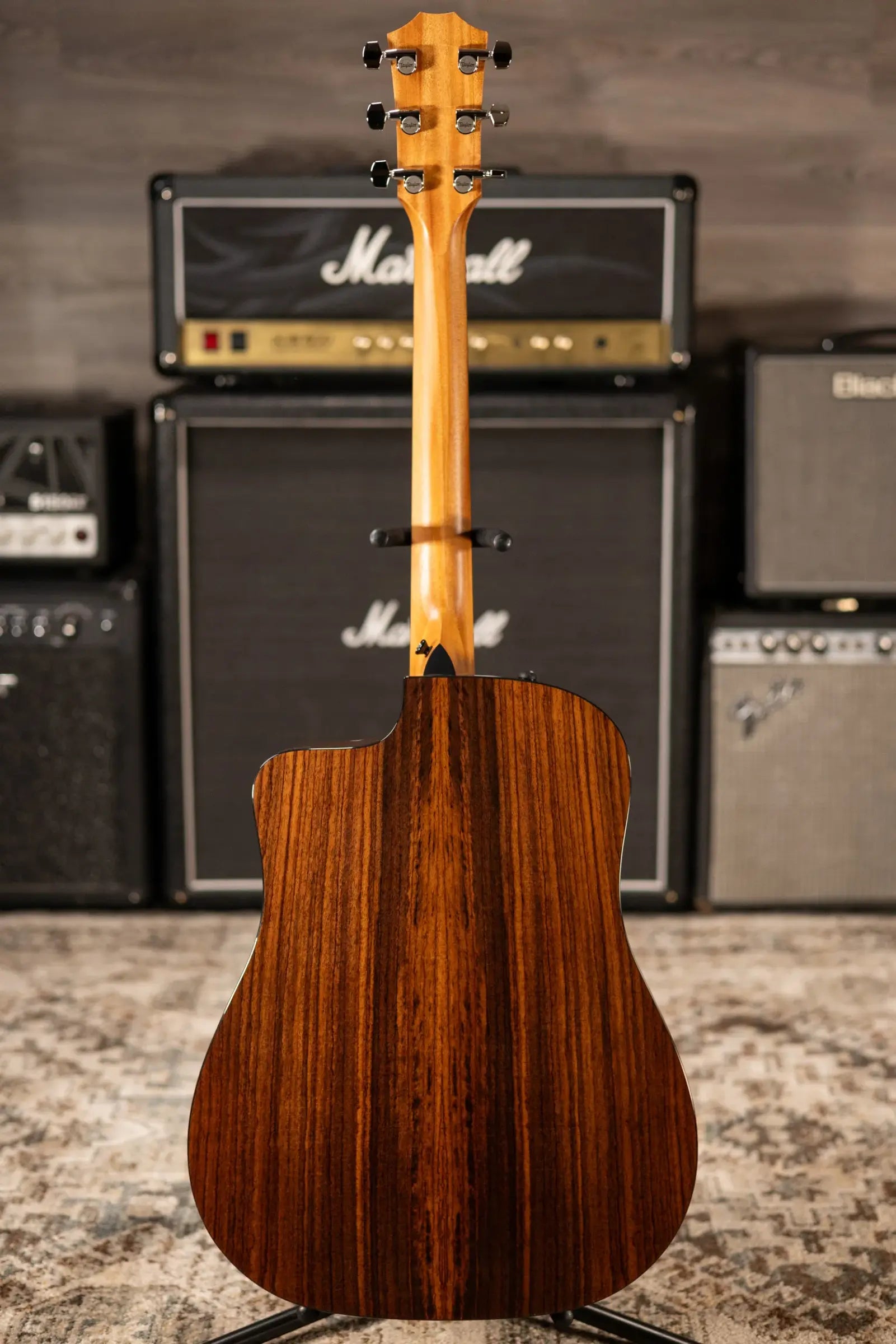 Taylor 210ce Plus Dreadnought Acoustic/Electric Guitar with Aerocase