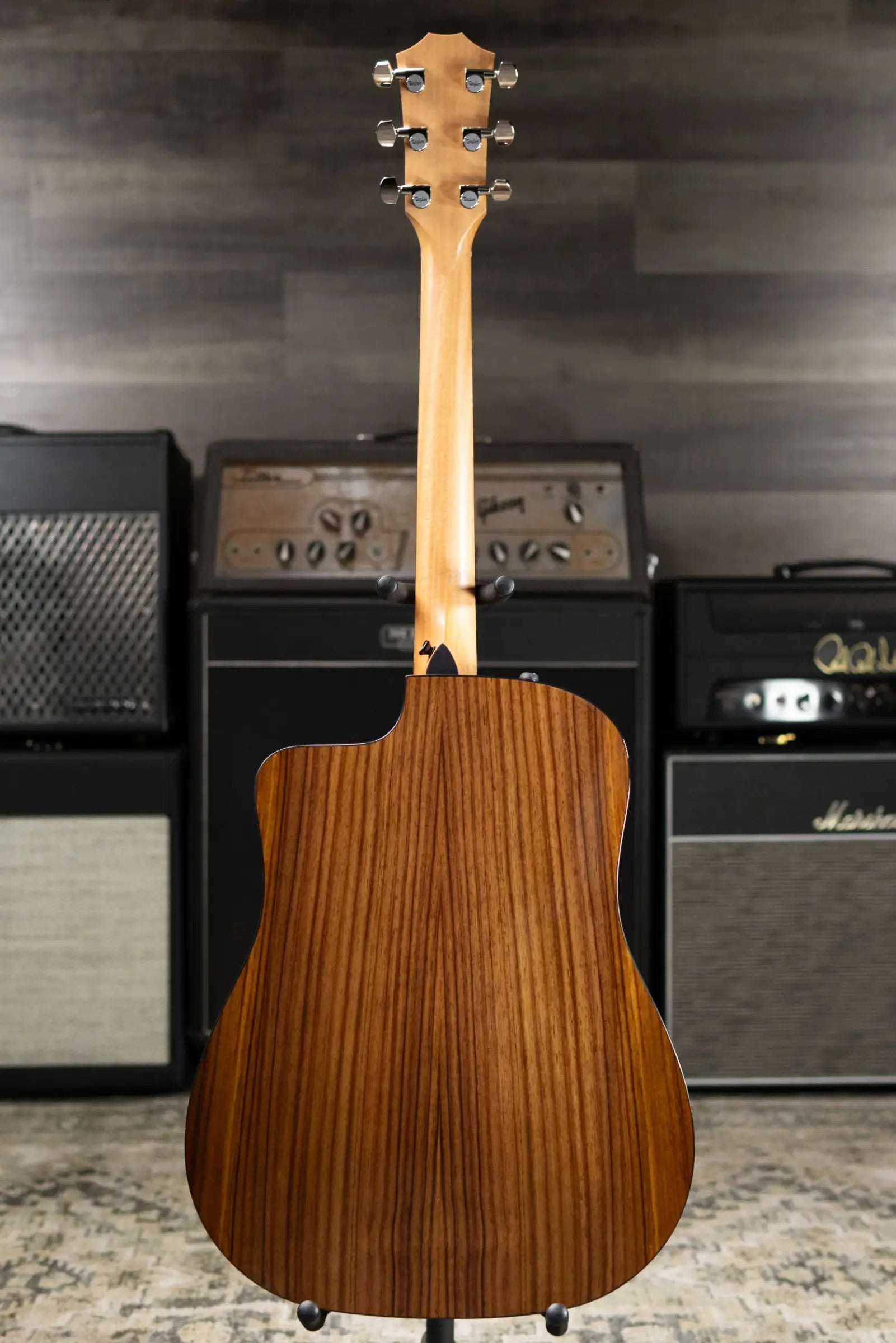 Taylor 210ce Plus Dreadnought Acoustic/Electric Guitar with Aerocase