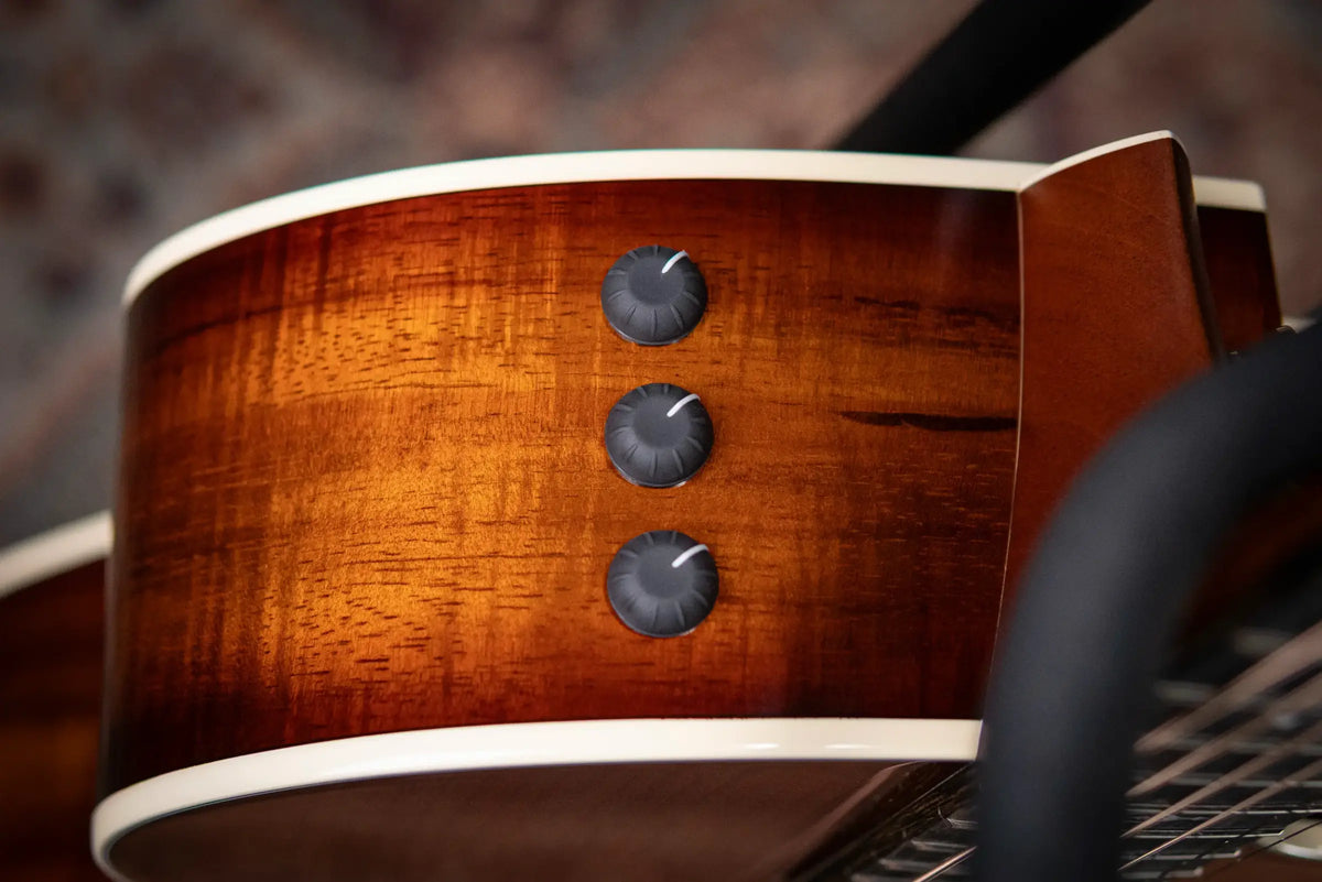 Taylor 214ce-K DLX Special Edition Grand Auditorium Acoustic/Electric Guitar - Honeyburst with Hardshell Case