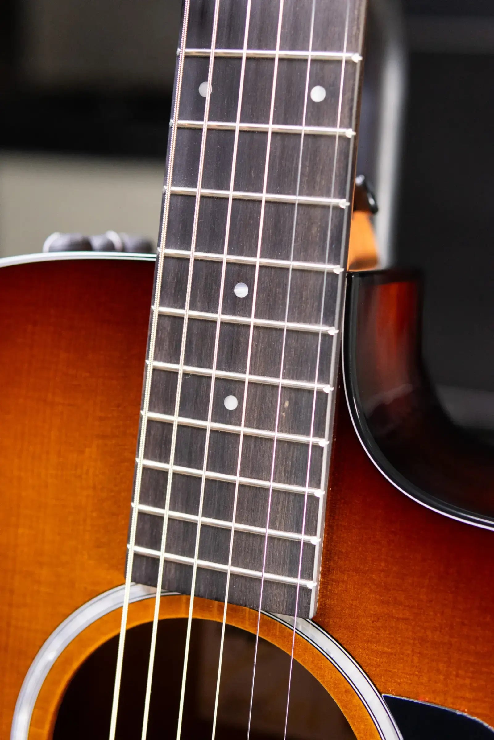 Taylor 214ce-K SB Plus Grand Auditorium Acoustic/Electric Guitar - Sunburst with Aerocase