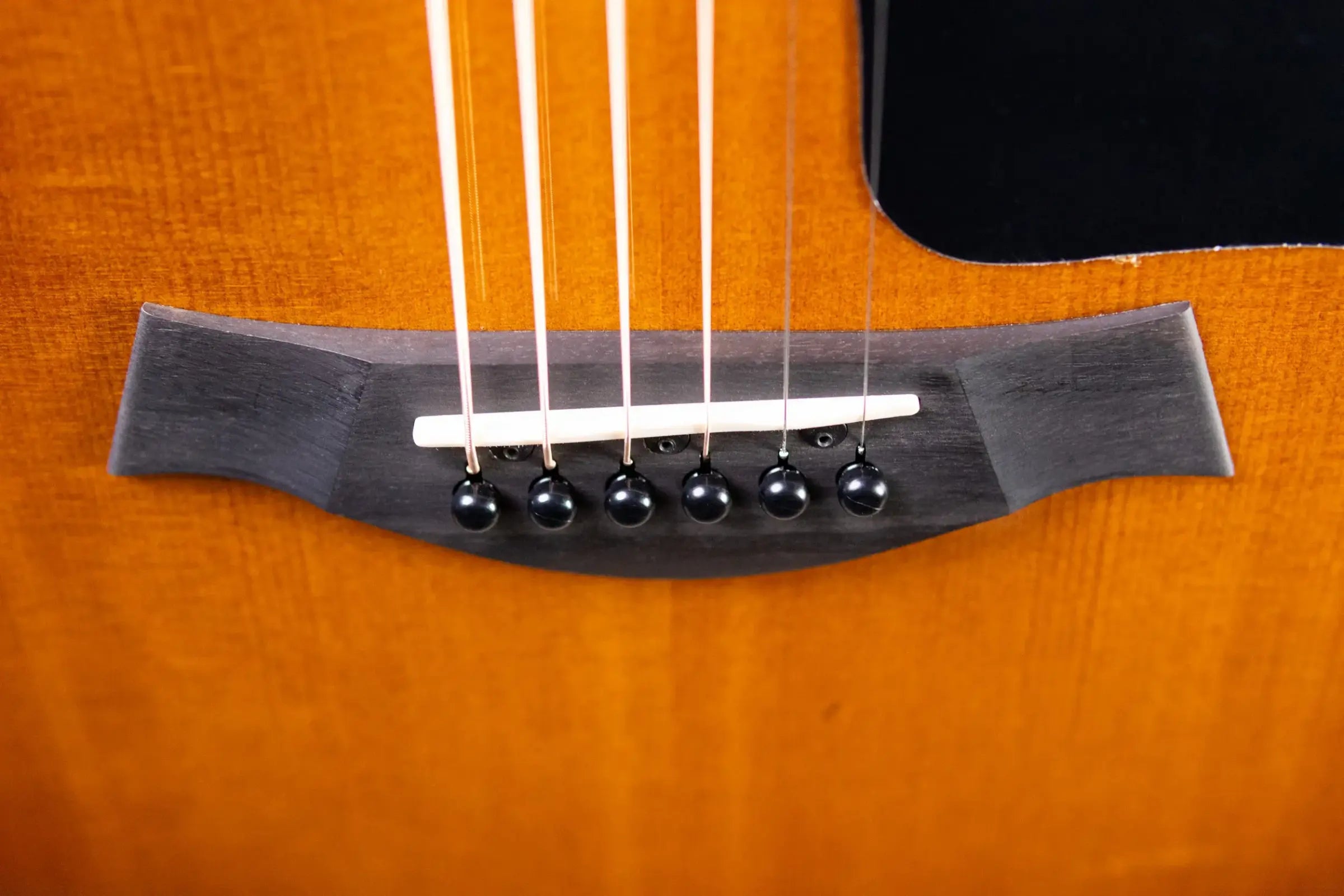 Taylor 214ce-K SB Plus Grand Auditorium Acoustic/Electric Guitar - Sunburst with Aerocase