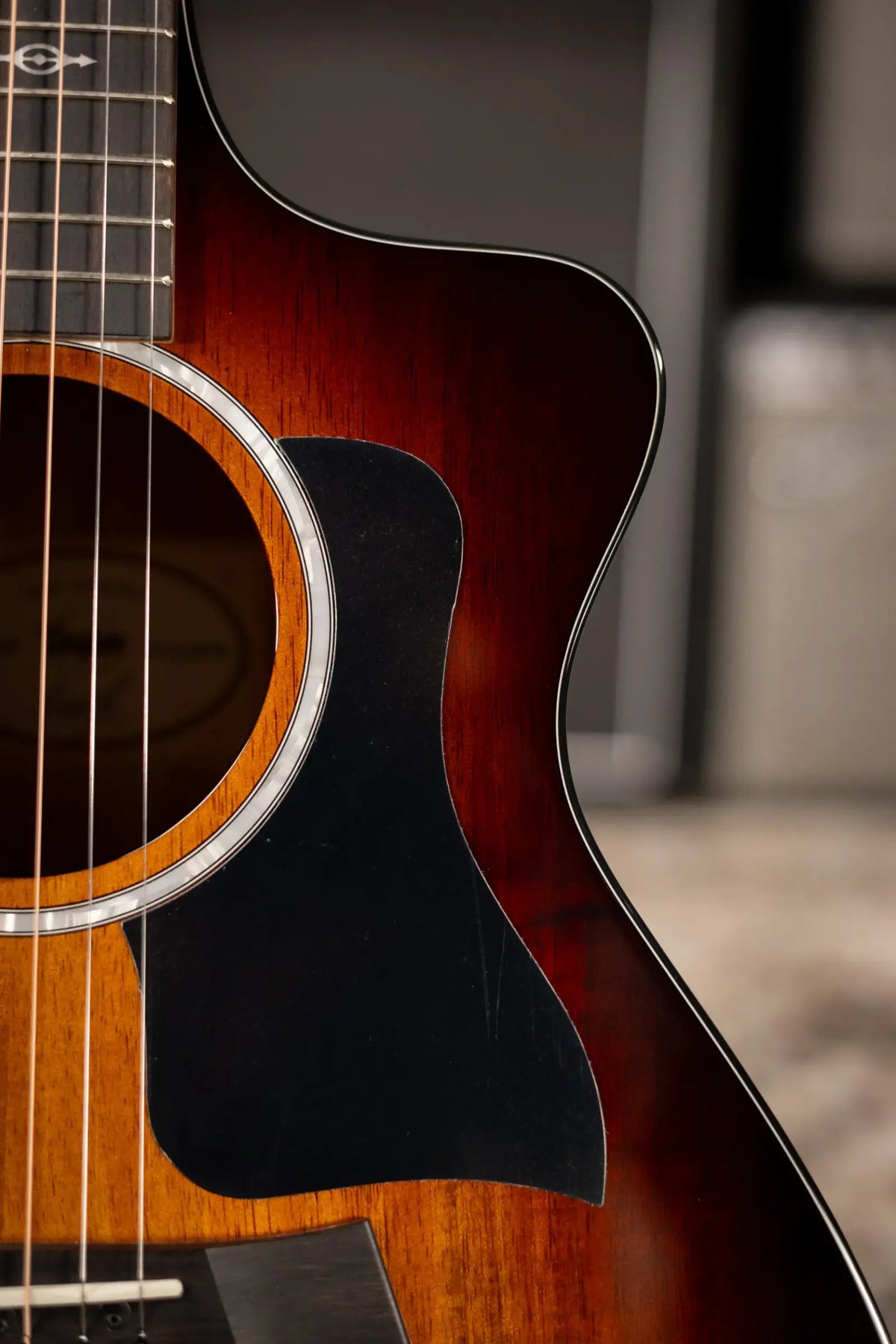 Taylor 222ce-K DLX Grand Concert Hawaiian Koa Acoustic/Electric Guitar - Shaded Edge Burst with Hardshell Case  - Demo