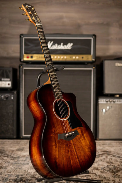 Taylor 224ce-K DLX Grand Auditorium Acoustic/Electric Guitar with Hardshell Case