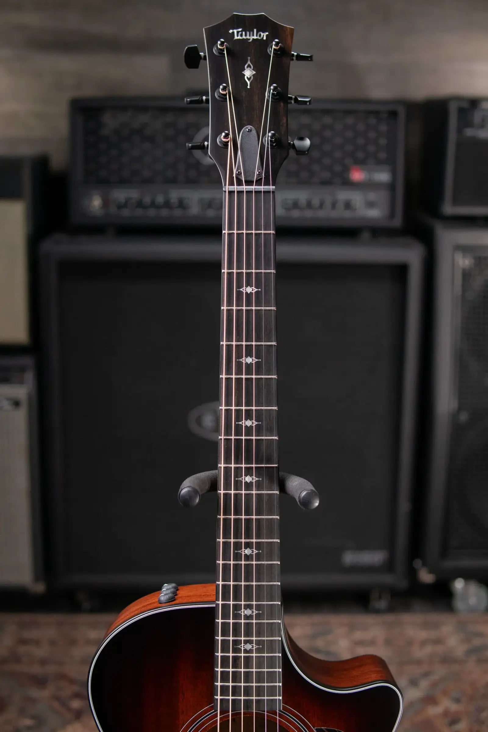 Taylor 322ce Grand Concert Acoustic/Electric Guitar - Shaded Edge Burst with Hardshell Case