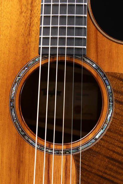 Taylor 724ce Grand Auditorium Acoustic/Electric Guitar with Hardshell Case