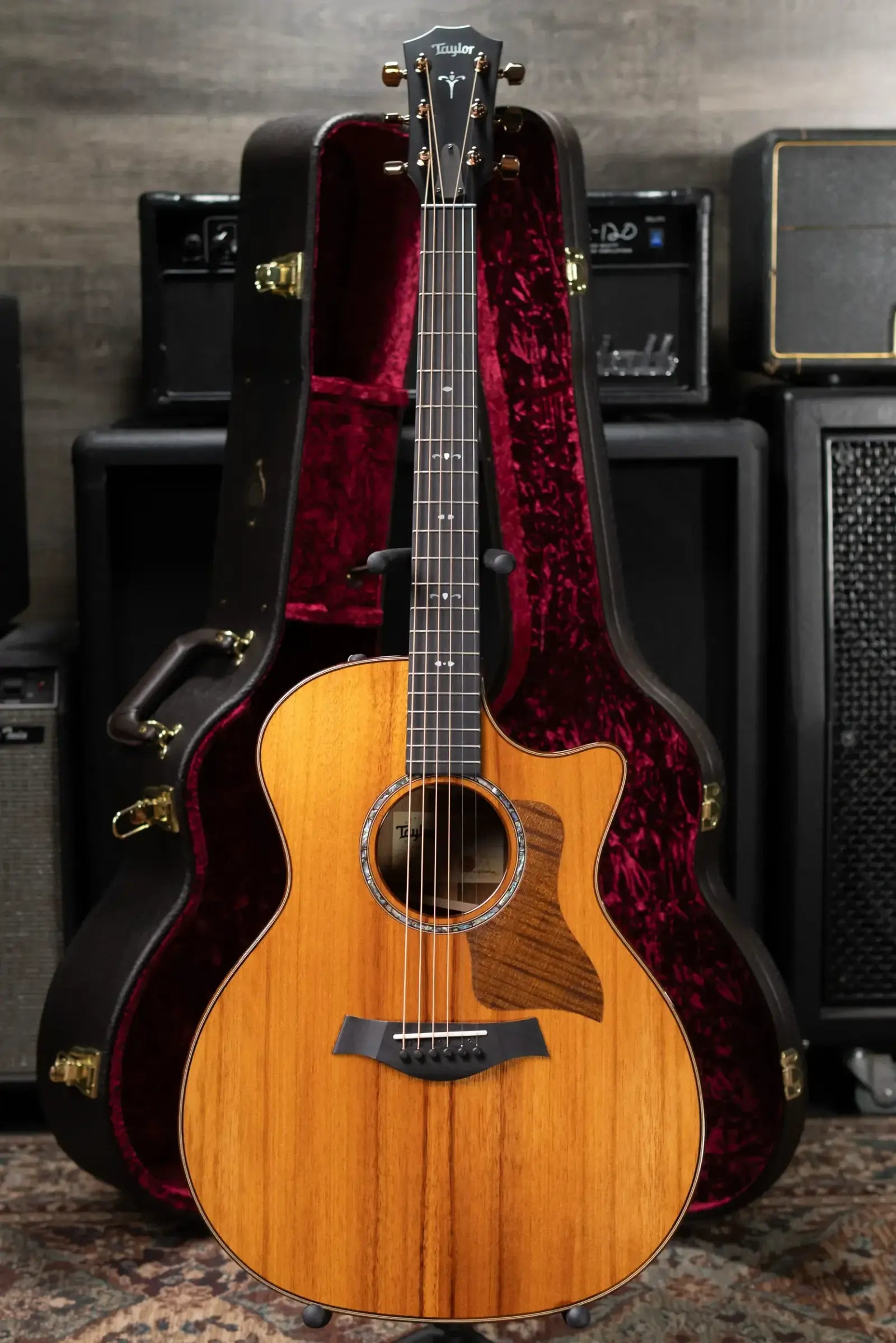 Taylor 724ce Grand Auditorium Acoustic/Electric Guitar with Hardshell Case