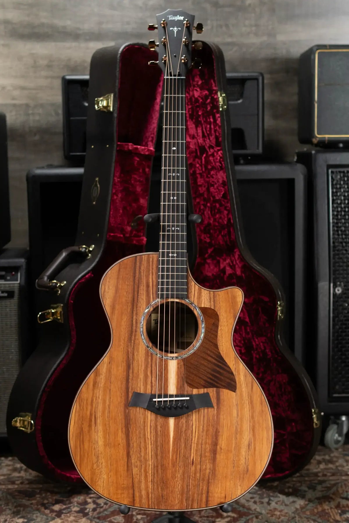 Taylor 724ce Grand Auditorium Acoustic/Electric Guitar with Hardshell Case