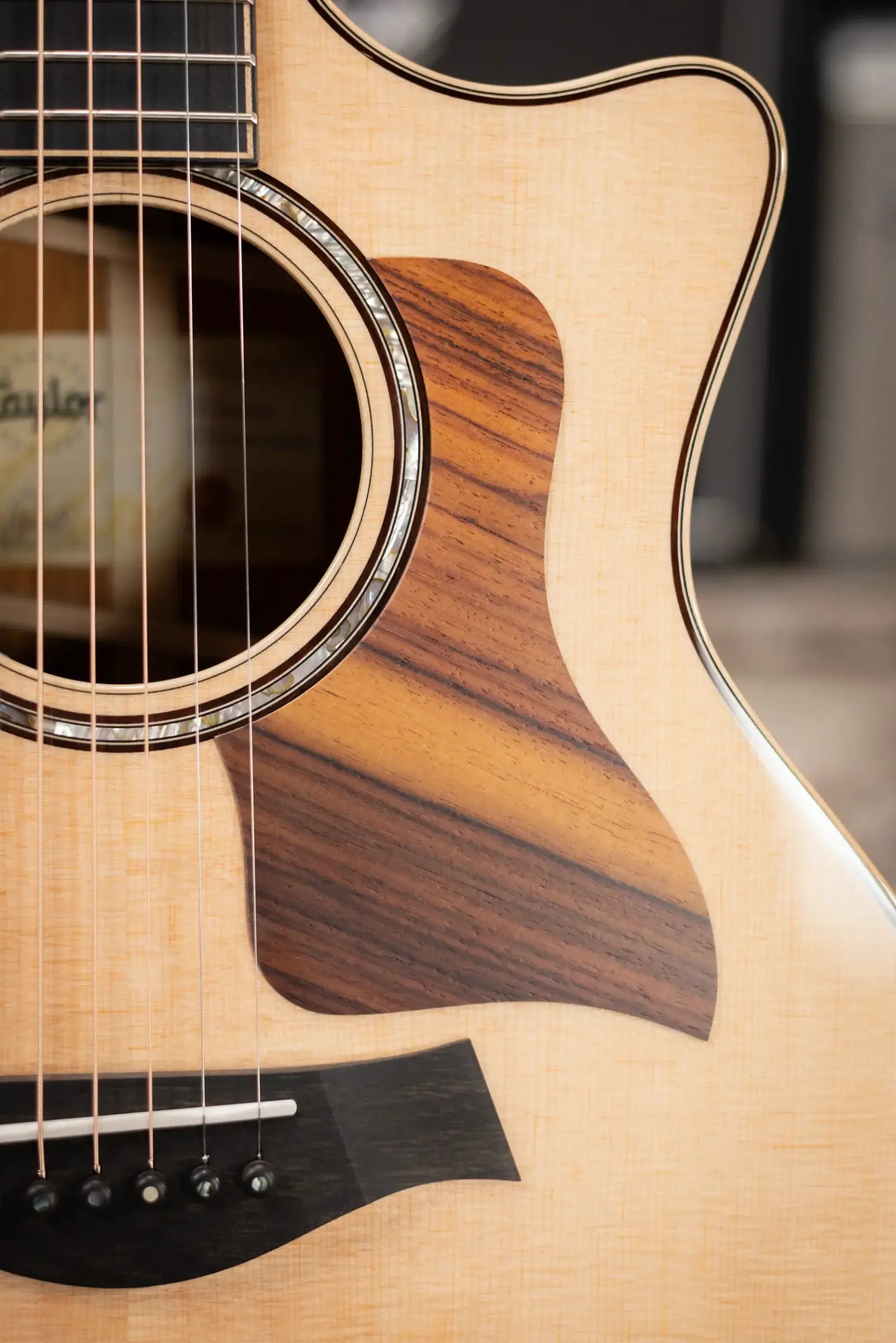 Taylor 814ce LTD Cocobolo Grand Auditorium Acoustic/Electric Guitar - Natural with Hardshell Case