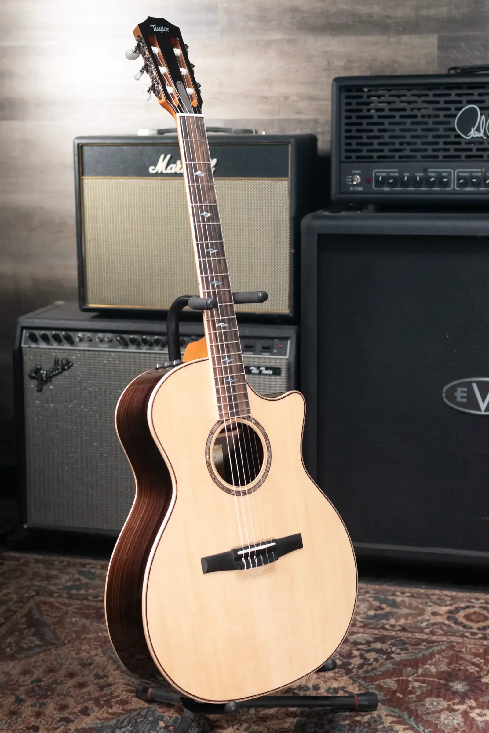 Taylor 814ce-N Nylon Grand Auditorium Acoustic/Electric Guitar with Hardshell Case