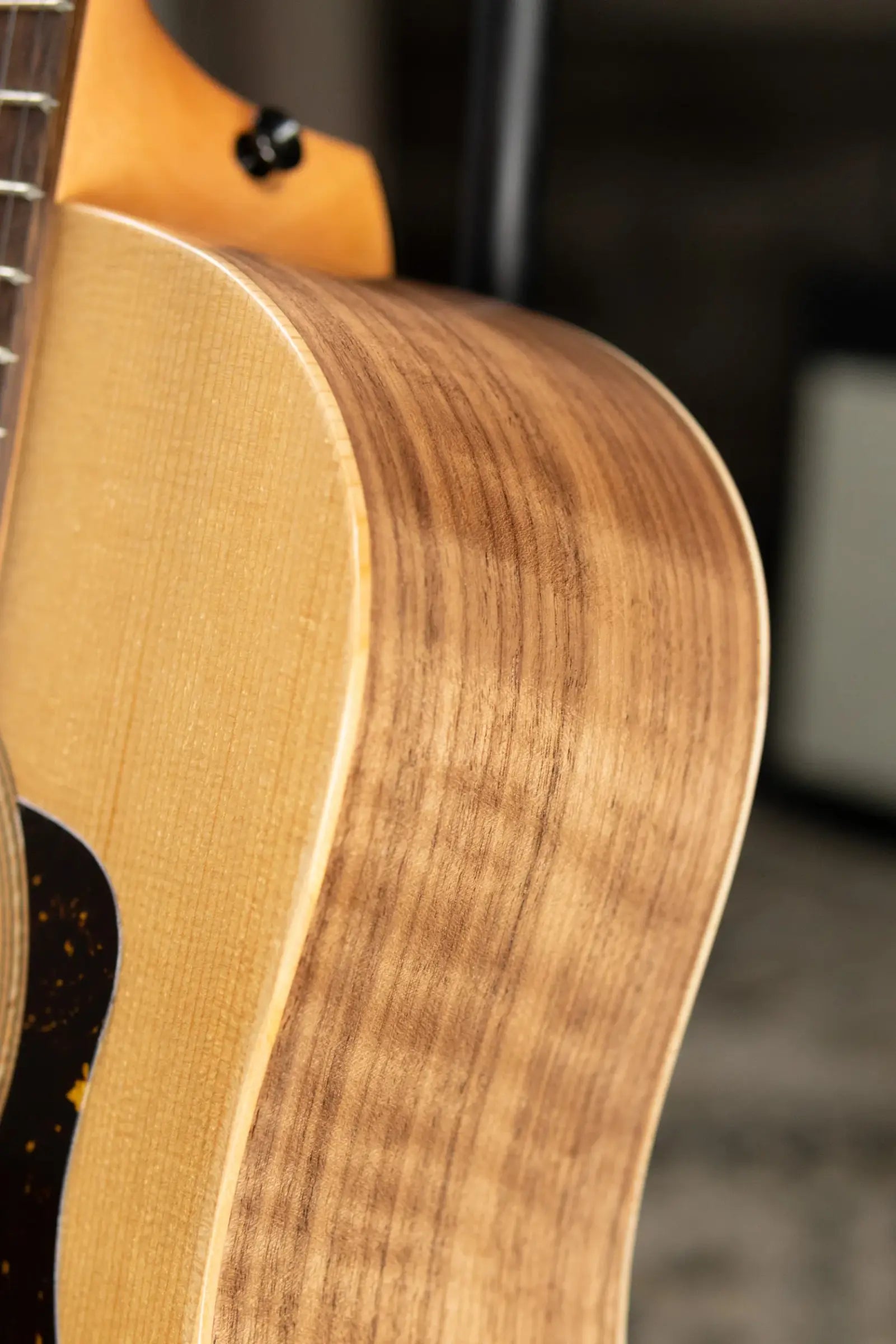 Taylor Academy 10e Dreadnought Acoustic/Electric Guitar with Gig Bag