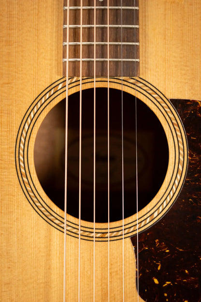 Taylor Academy 10e Dreadnought Acoustic/Electric Guitar with Gig Bag
