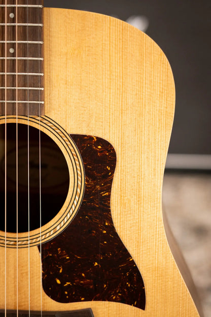 Taylor Academy 10e Dreadnought Acoustic/Electric Guitar with Gig Bag