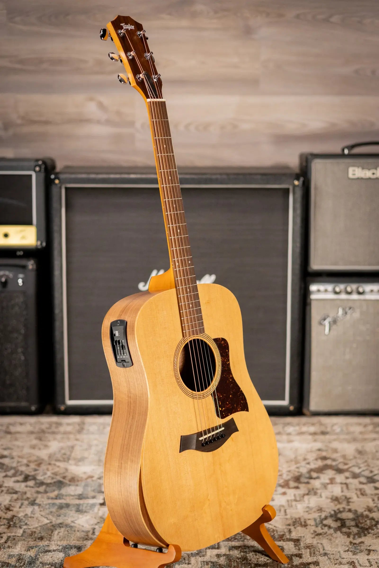 Taylor Academy 10e Dreadnought Acoustic/Electric Guitar with Gig Bag