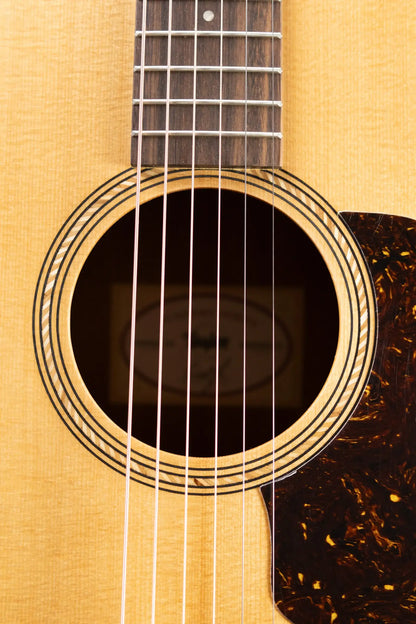 Taylor Academy 10e Dreadnought Acoustic/Electric Guitar with Gig Bag
