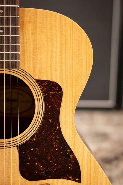 Taylor Academy 12e Grand Concert Acoustic/Electric Guitar with Gig Bag