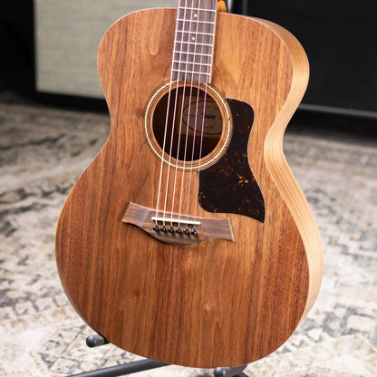 Taylor Academy 22e Grand Concert Acoustic/Electric Guitar with Gig Bag