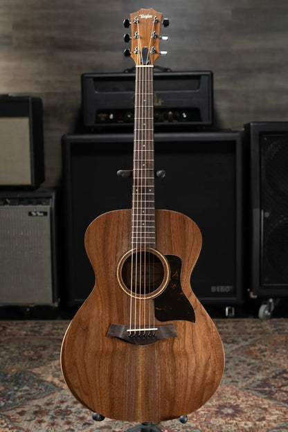 Taylor Academy 22e Grand Concert Acoustic/Electric Guitar with Gig Bag