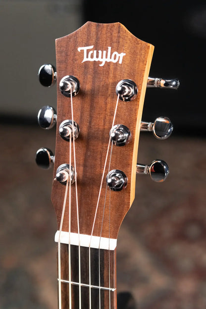 Taylor BT1e Baby Taylor Acoustic-Electric Guitar with Gig Bag