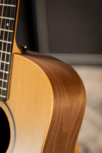 Taylor BT1e Baby Taylor Acoustic/Electric Guitar with Gig Bag
