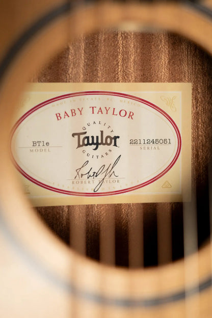 Taylor BT1e Baby Taylor Acoustic/Electric Guitar with Gig Bag