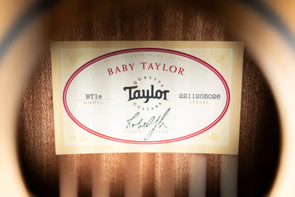 Taylor BT1e Baby Taylor Acoustic/Electric Guitar with Gig Bag