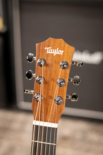 Taylor BT2 Baby Taylor Acoustic Guitar with Gig Bag