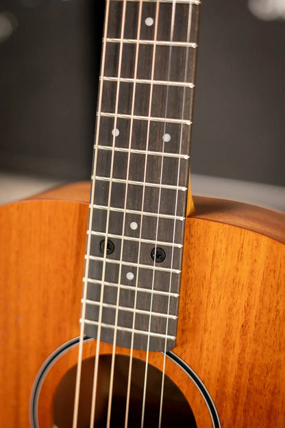 Taylor BT2 Baby Taylor Acoustic Guitar with Gig Bag