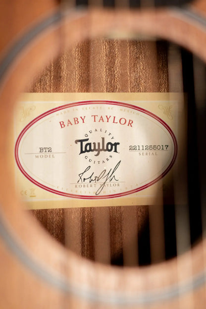Taylor BT2 Baby Taylor Acoustic Guitar with Gig Bag