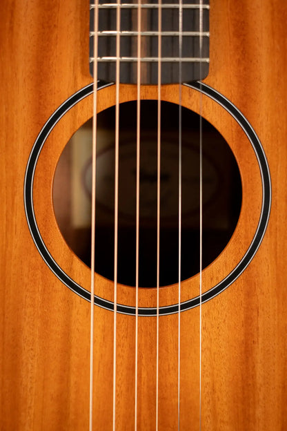 Taylor BT2 Mahogany Acoustic Guitar with Gig Bag