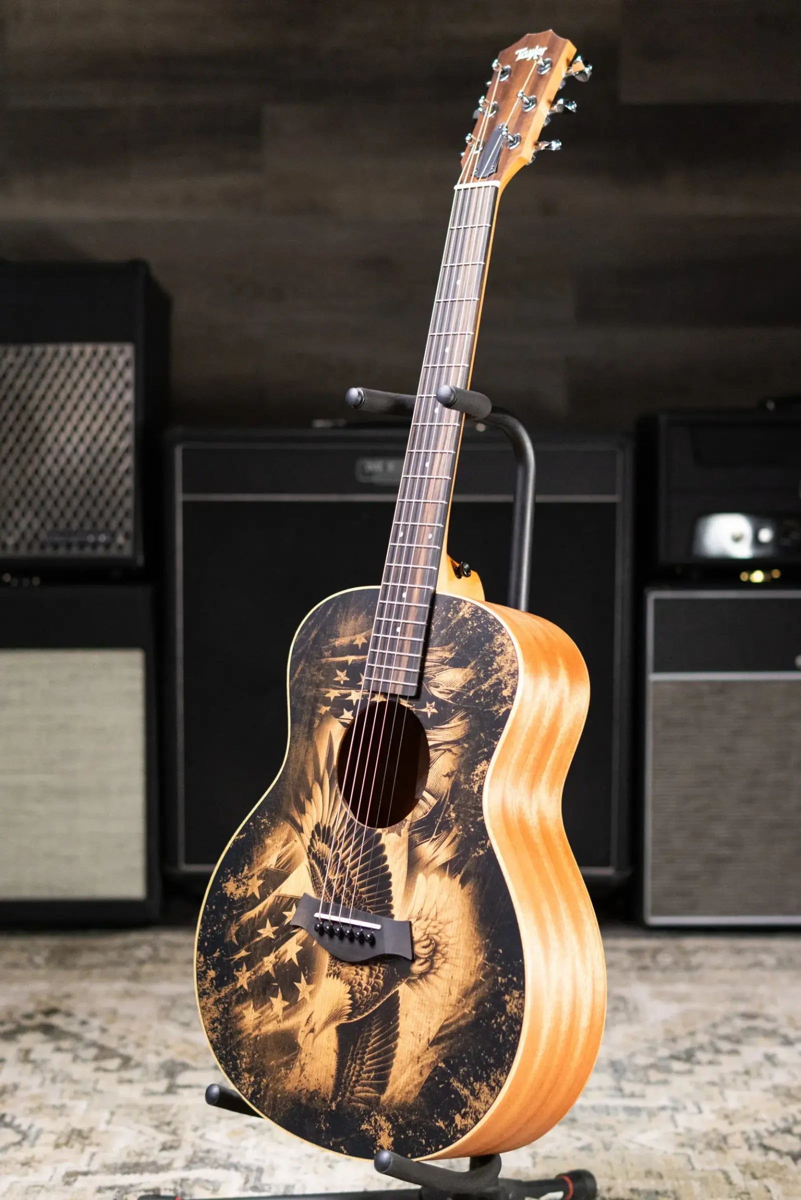 Taylor GS Mini Special Edition Guitars 4 Veterans Acoustic Guitar with GS Mini Bag
