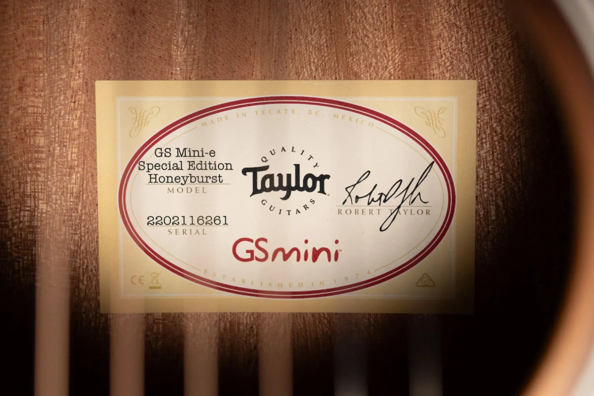 Taylor GS Mini-e Special Edition Acoustic/Electric Guitar - Honeyburst with GS Mini Bag