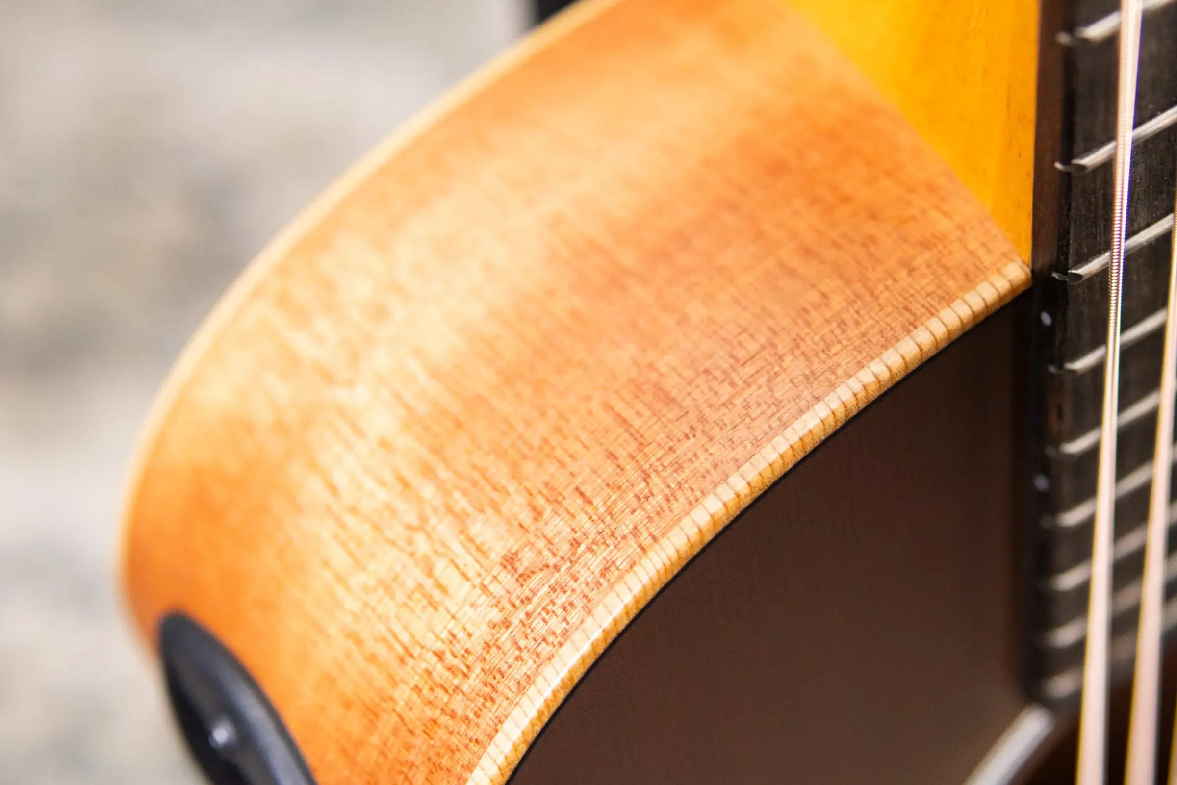 Taylor GS Mini-e Special Edition Acoustic/Electric Guitar - Honeyburst with GS Mini Bag