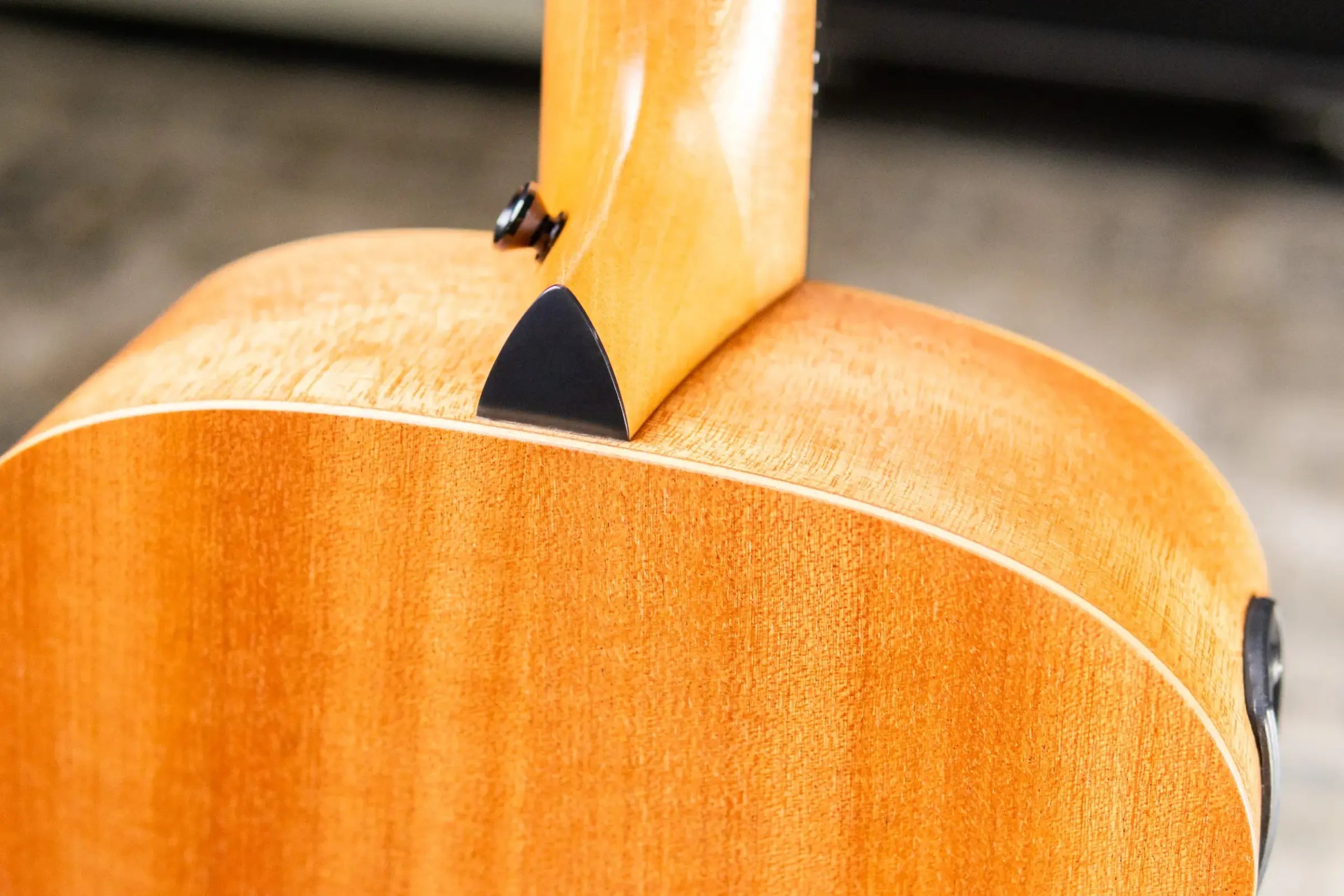 Taylor GS Mini-e Special Edition Acoustic/Electric Guitar - Honeyburst with GS Mini Bag