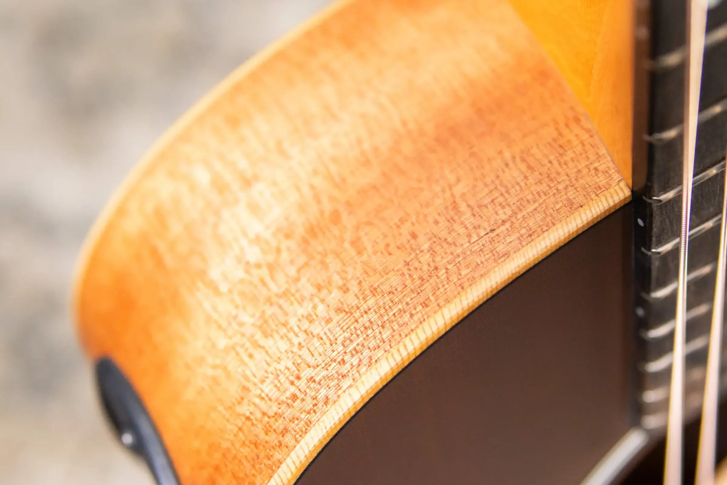Taylor GS Mini-e Special Edition Acoustic/Electric Guitar - Honeyburst with GS Mini Bag