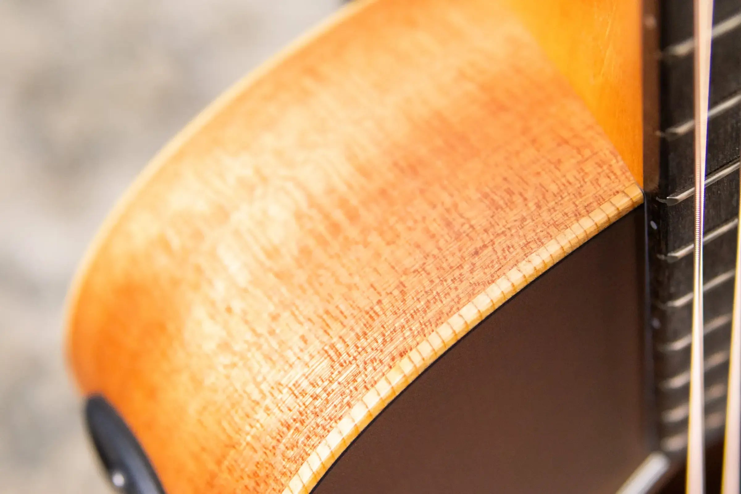 Taylor GS Mini-e Special Edition Acoustic/Electric Guitar - Honeyburst with GS Mini Bag