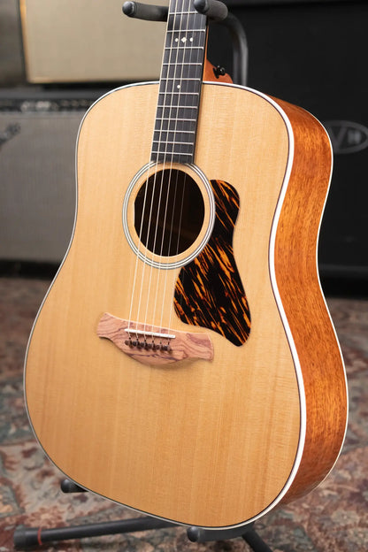 Taylor Gold Label 510e Dreadnought Acoustic/Electric Guitar with Hardshell Case