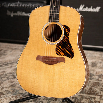 Taylor Gold Label 510e Dreadnought Acoustic/Electric Guitar with Hardshell Case