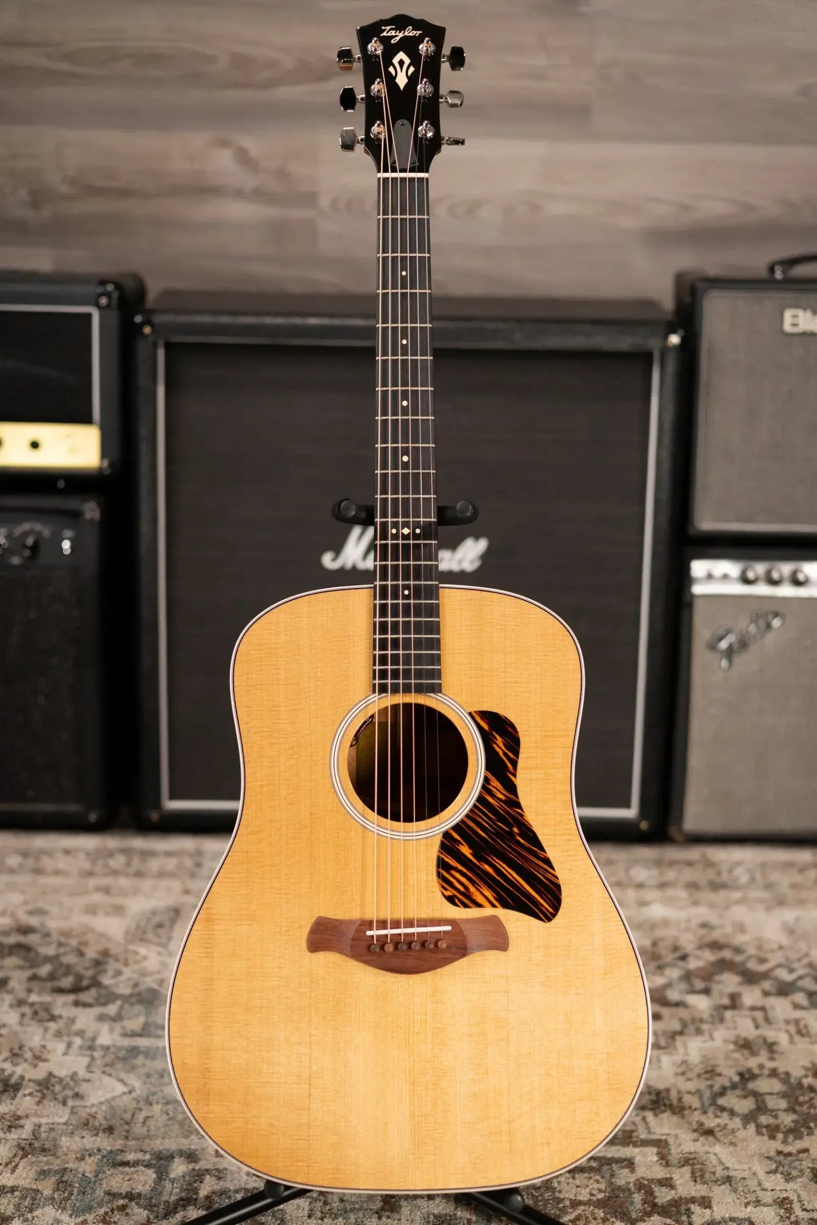Taylor Gold Label 510e Dreadnought Acoustic/Electric Guitar with Hardshell Case