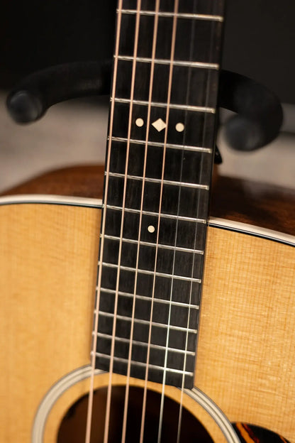 Taylor Gold Label 510e Dreadnought Acoustic/Electric Guitar with Hardshell Case