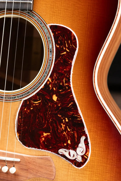 Taylor Gold Label 814e SB Super Auditorium Acoustic/Electric Guitar - Sunburst with Hardshell Case