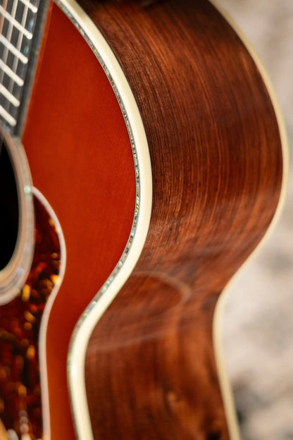 Taylor Gold Label 914e SB Super Auditorium Acoustic/Electric Guitar - Sunburst with Hardshell Case
