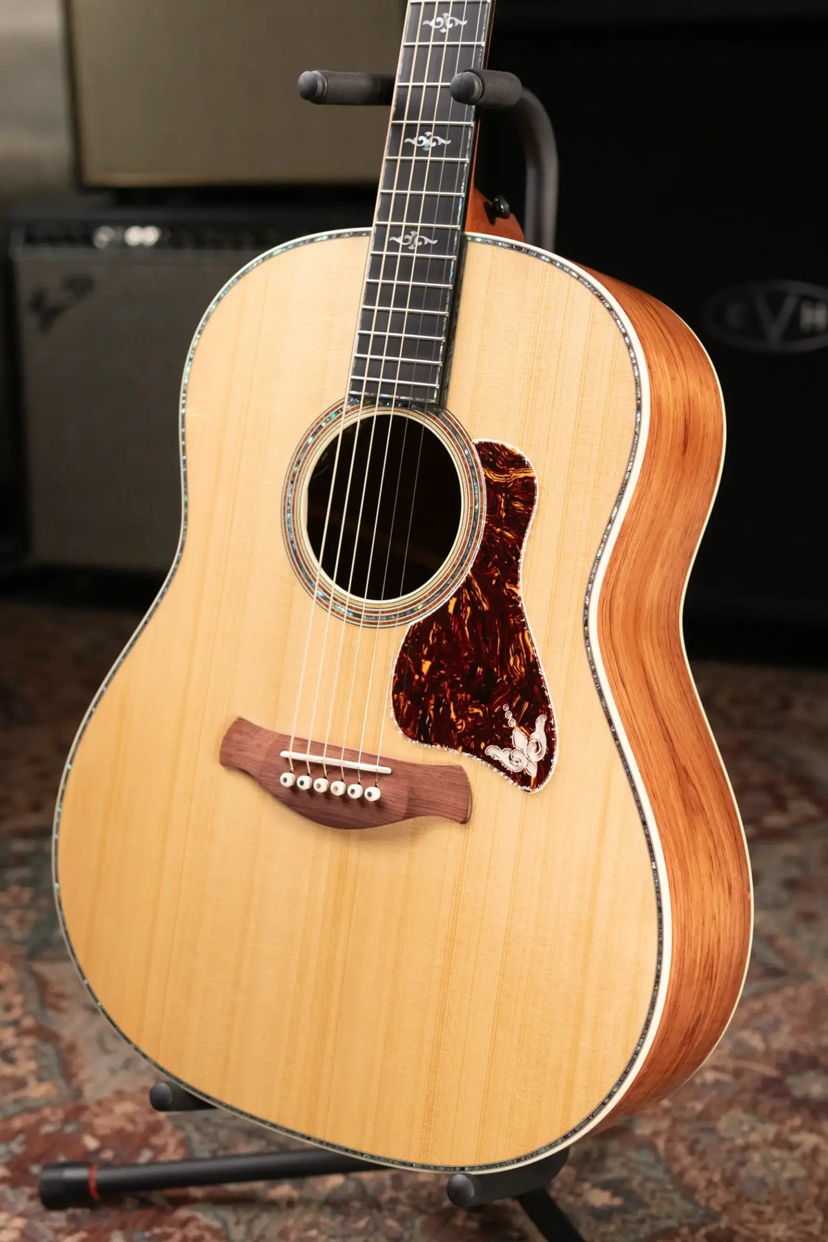 Taylor Gold Label 917e Grand Pacific Acoustic/Electric Guitar - Natural with Hardshell Case