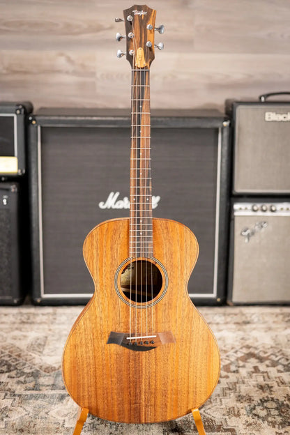 Taylor JCSM-5 Jacob Collier Signature 5-String Acoustic/Electric Guitar with Hardshell Case