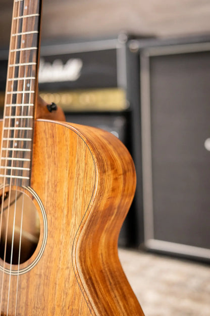 Taylor JCSM-5 Jacob Collier Signature 5-String Acoustic/Electric Guitar with Hardshell Case
